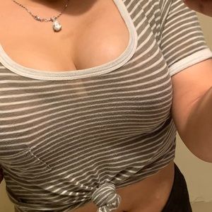 Basic but Cute Top 🌼